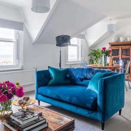 Tranquil Beachfront Beautiful 2-Bed Apartment Deal Eksteriør billede