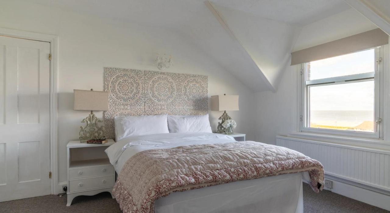 Tranquil Beachfront Beautiful 2-Bed Apartment Deal Eksteriør billede